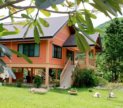 Maya Valley
