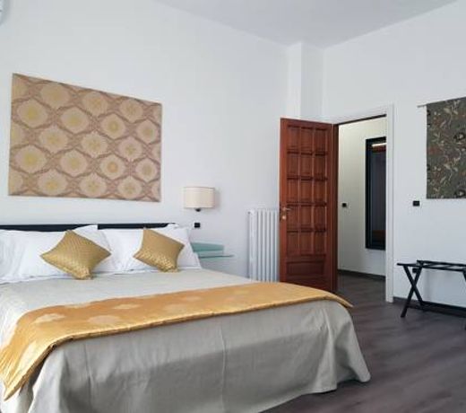 L'Insolita Reggia