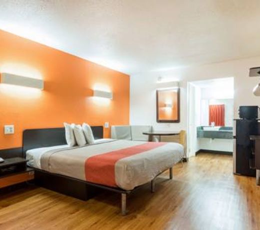 Motel 6-Calhoun, GA