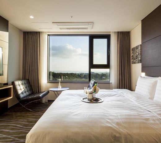 Hotel Theborn Jeju