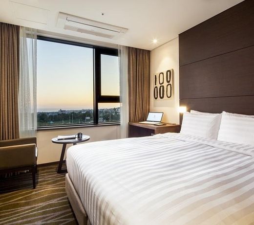 Hotel Theborn Jeju