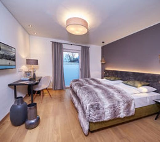 TWO TIMEZ - Boutique Hotel - with AC