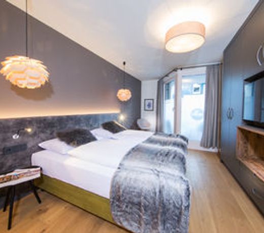 TWO TIMEZ - Boutique Hotel - with AC