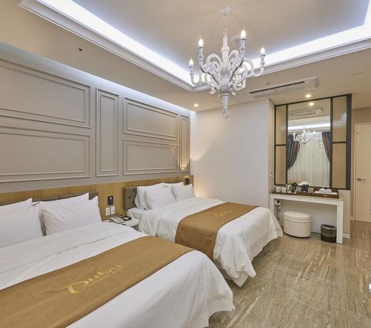 Dubai Hotel