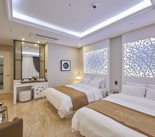 Dubai Hotel