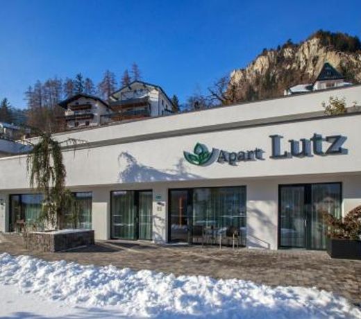 Apart Lutz
