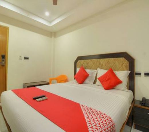 Hotel Srees by OYO Rooms