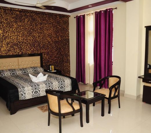FabHotel City Palace