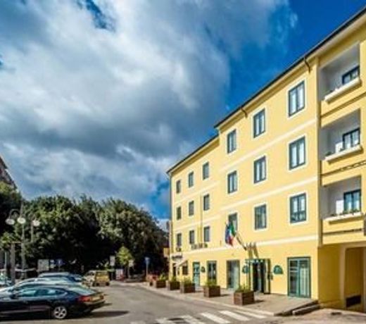 New Petit Hotel