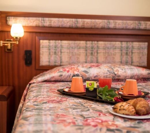 New Petit Hotel