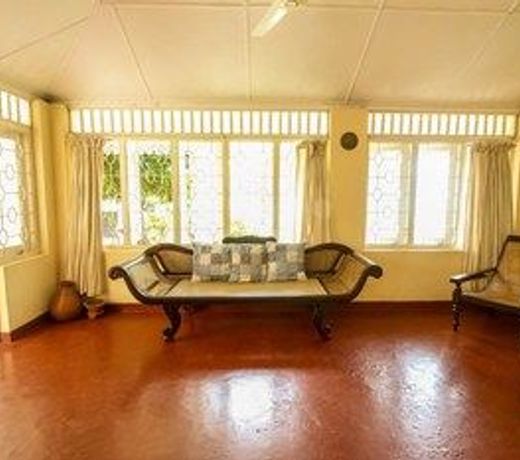 Yoho Colonial Charm Near the Beach