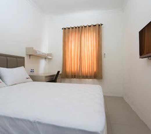 RedDoorz Plus near Siloam Karawaci