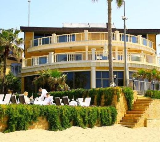Villa Dale