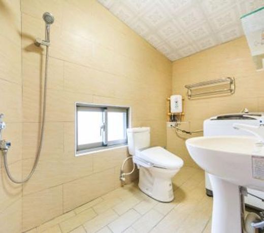 Red Crown Jacana B&B