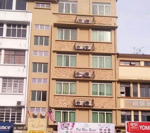 OYO 216 La Viva Hotel