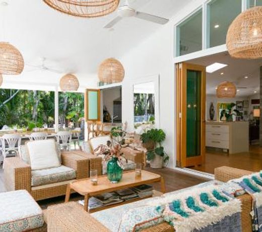 Pineapple Petes Beach House