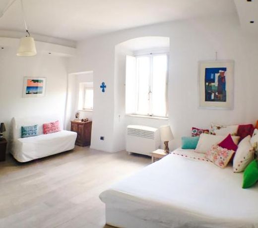 Lovely Central Apartment
