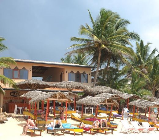 Drifters Hotel & Beach Restaurant