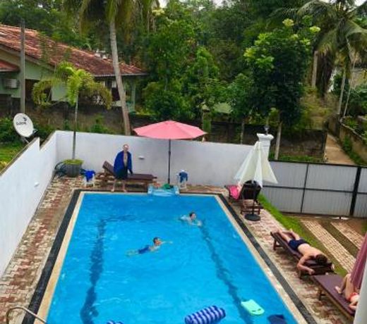Villa White
