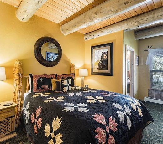 Mariposa Lodge Bed and Breakfast