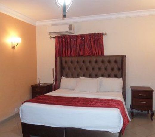 Sugarland Hotel & Suites