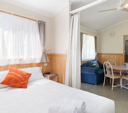 Jacaranda Holiday Park