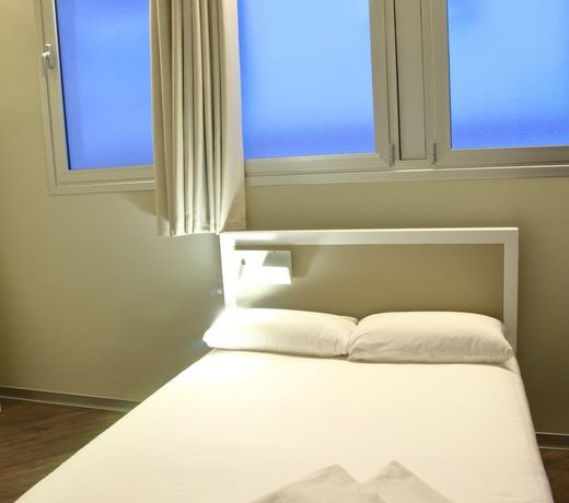 Poshtel Bilbao - Premium Hostel