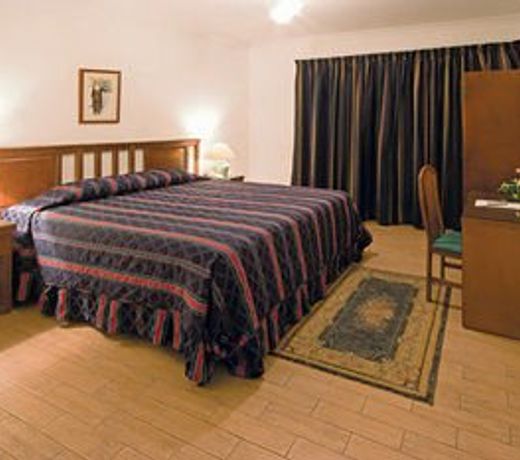 Delmon Suites