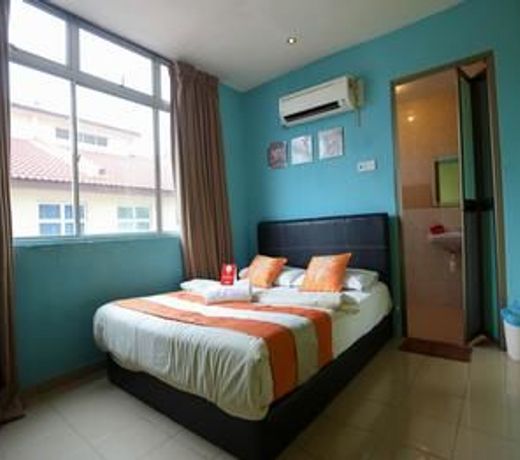 OYO Rooms Jalan Danga Sutera
