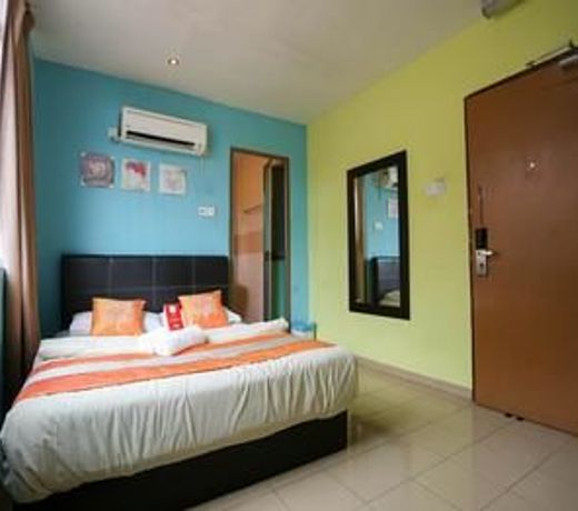 OYO Rooms Jalan Danga Sutera