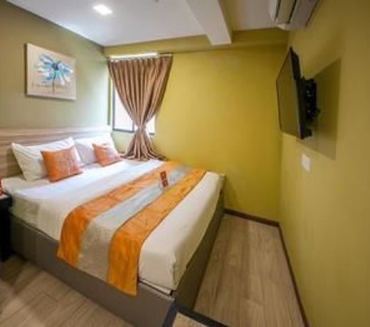 OYO 228 Basic Hotel