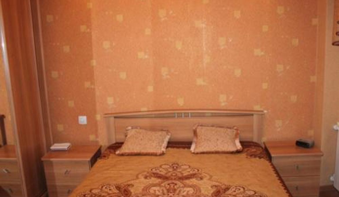 Apartment on Kalinina 37, 84