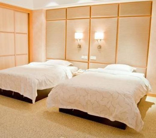 Meilin Hotel (Yichang CBD Jiefang Road Pedestrian Street)