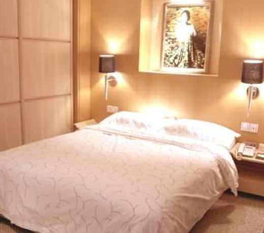 Meilin Hotel (Yichang CBD Jiefang Road Pedestrian Street)