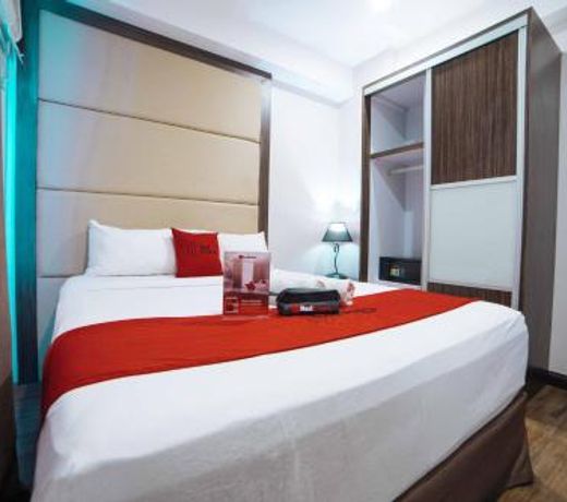 RedDoorz Premium @ West Avenue Quezon City