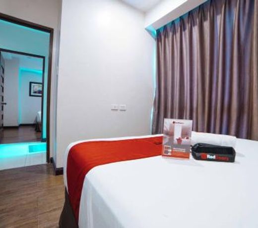 RedDoorz Premium @ West Avenue Quezon City