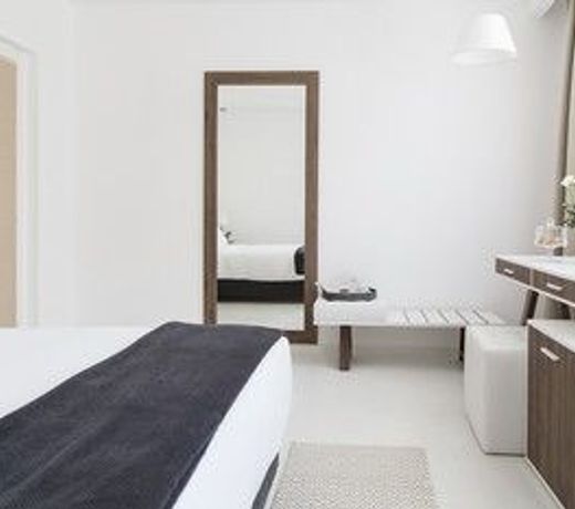 Monogram Hotel