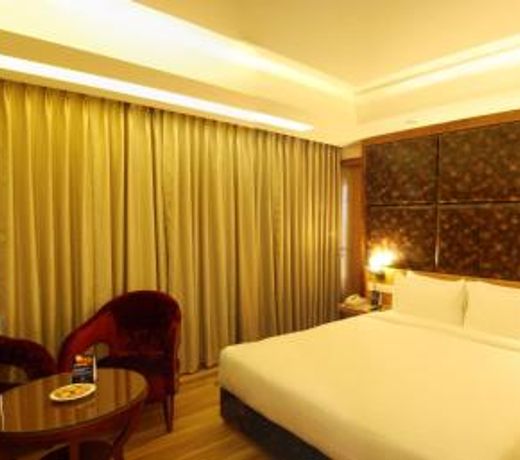 Glades Hotel