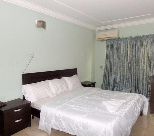 Emars Hotel & Suites