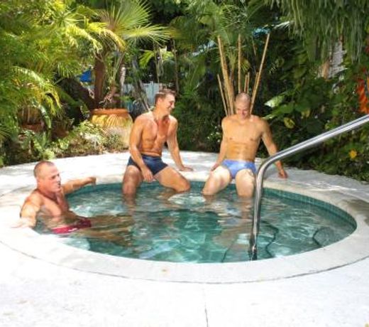 Pineapple Point Guesthouse & Resort - Gay Men's Resort