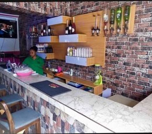 Legendary Inn & Lounge