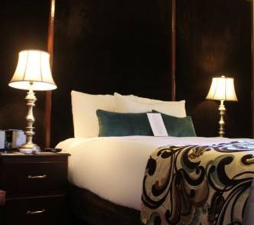 Minister Suites