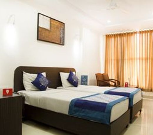 OYO 6130 Hotel N7