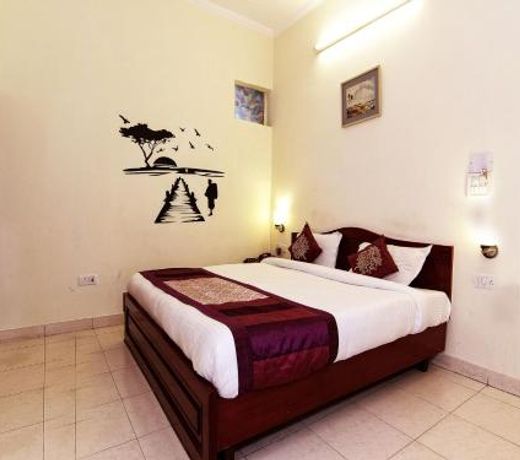 OYO 4104 Surya Villa