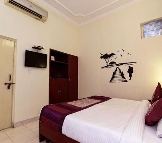 OYO 4104 Surya Villa