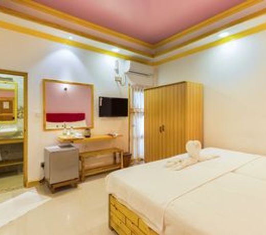 Select Village Maafushi