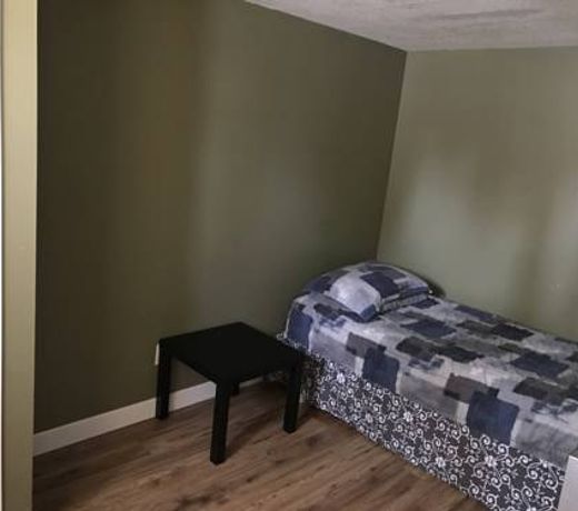 Private Rooms in Central Edmonton