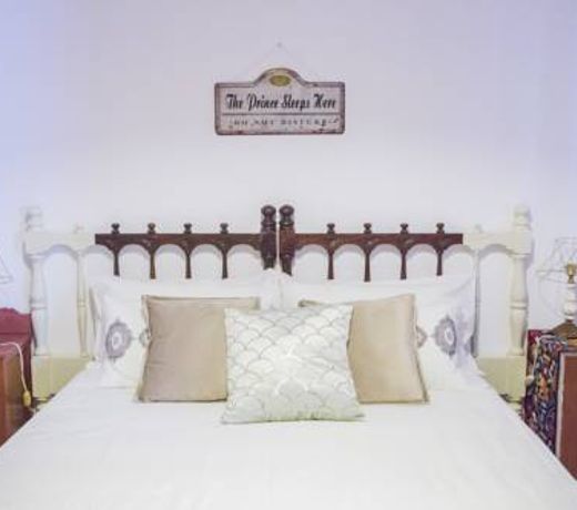 Aminta Home