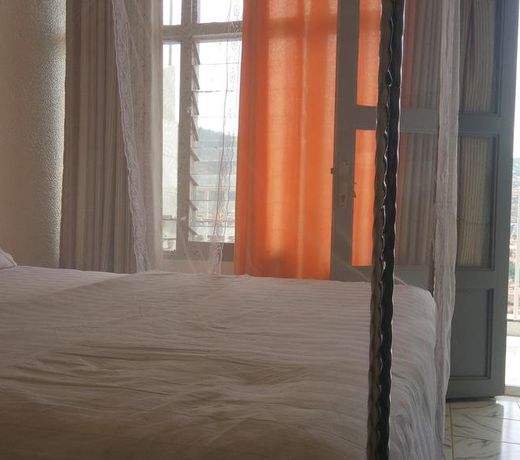 Eminence Hotel