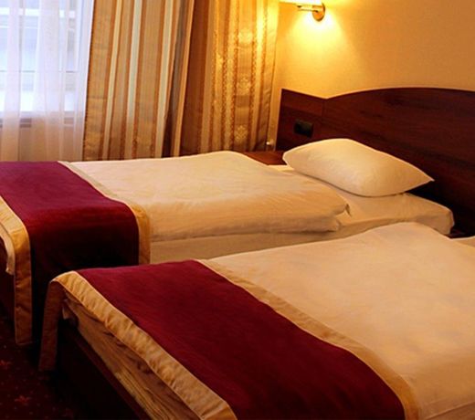 Eminence Hotel